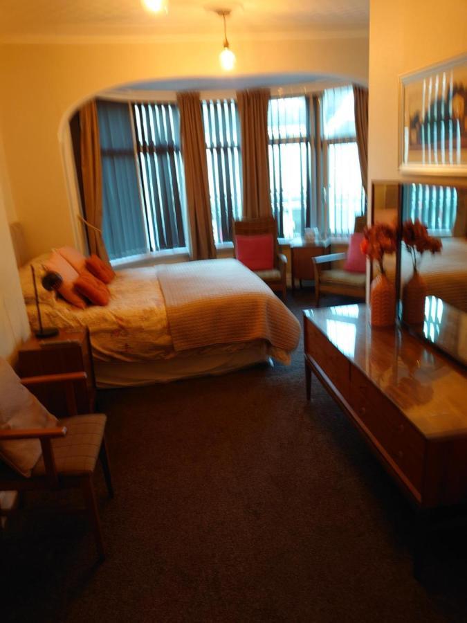 The Golden Sands B&B Блекпул Екстериор снимка