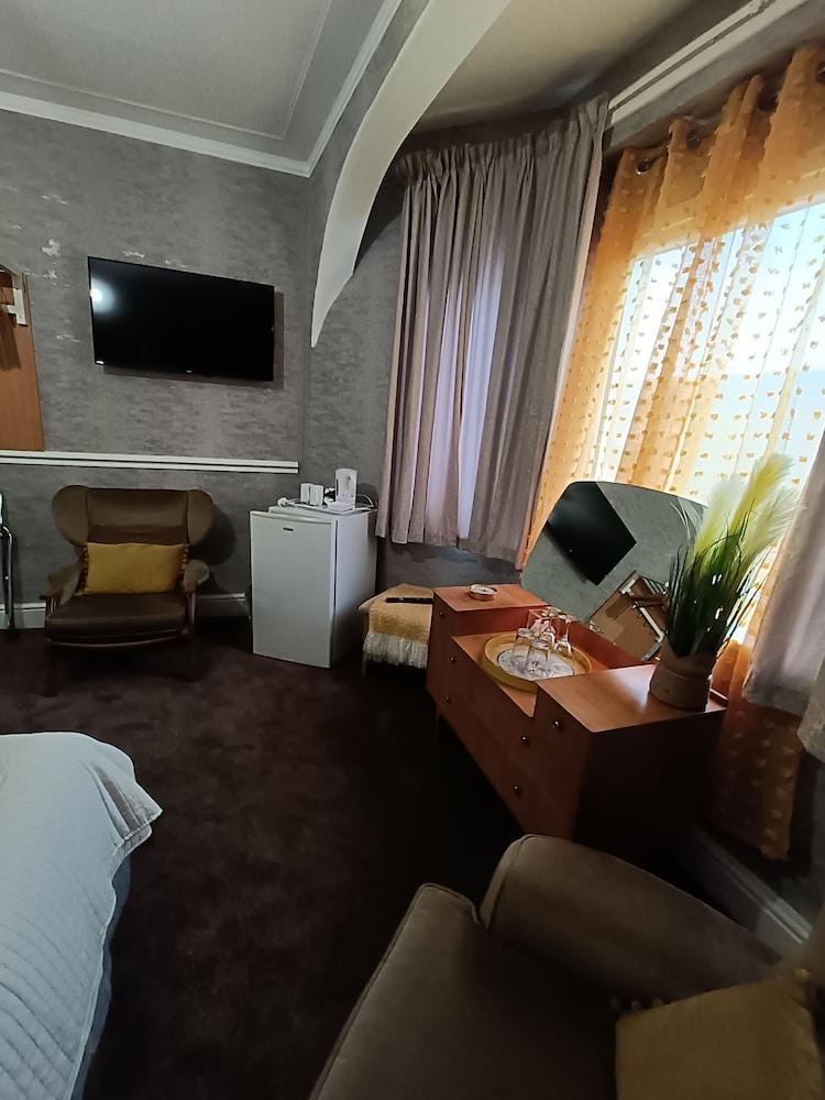 The Golden Sands B&B Блекпул Екстериор снимка