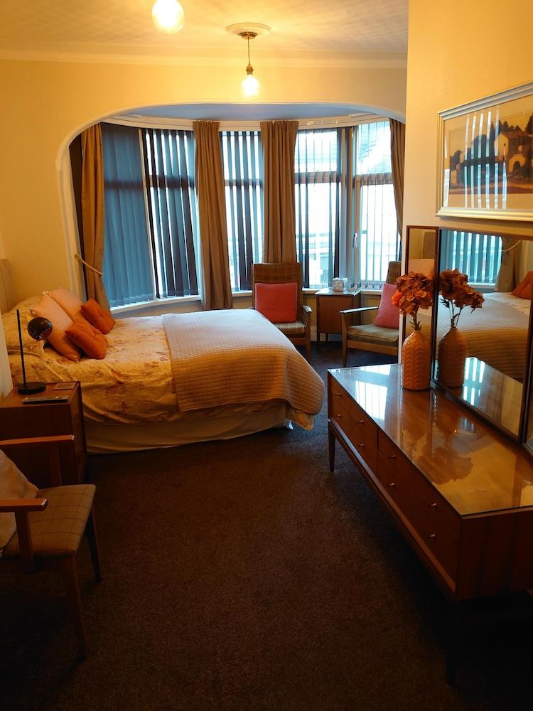The Golden Sands B&B Блекпул Екстериор снимка